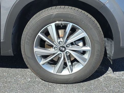 Used 2019 Hyundai Santa Fe SEL image 26