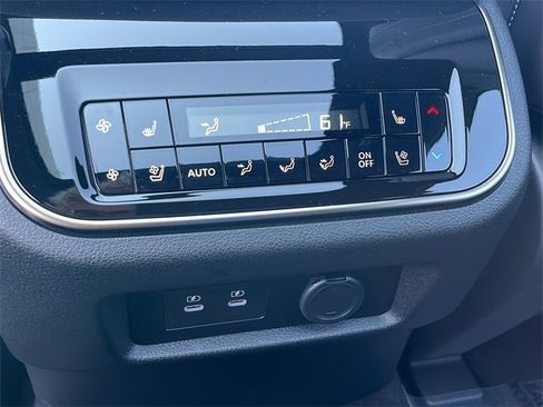 New 2026 INFINITI QX80 Autograph w/ Premium Cargo Package image 16