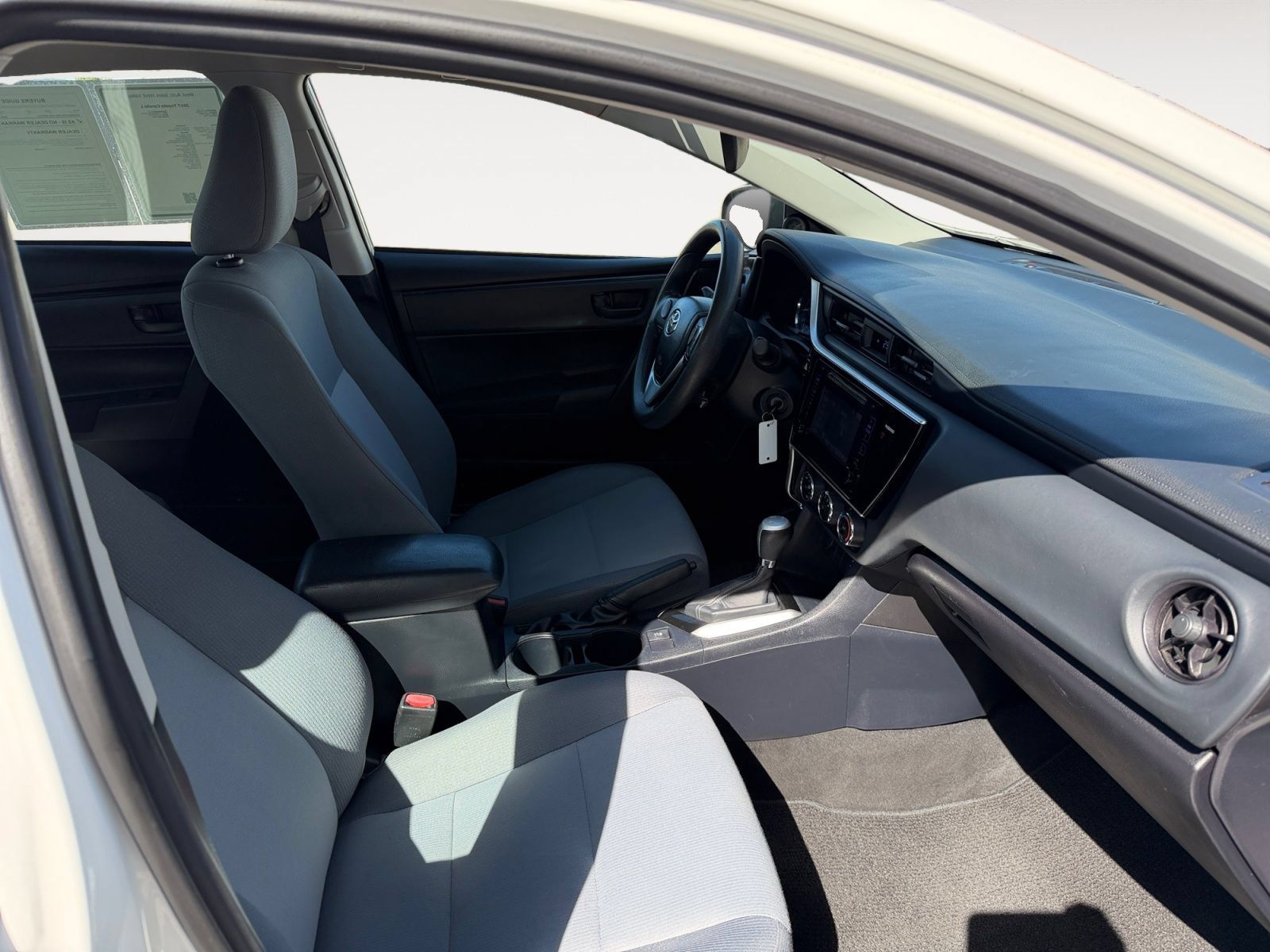 Used 2017 Toyota Corolla L w/ Carpet Mat Package (TMS) FWD image 15