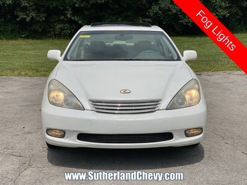 Used 2002 Lexus ES 330 w/ Premium Pkg FWD image 2