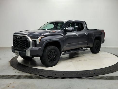 Used 2022 Toyota Tundra Limited w/ TRD Off-Road Package AWD/4WD image 4