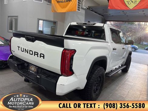 Used 2022 Toyota Tundra SR5 w/ SR5 Convenience Package AWD/4WD image 5
