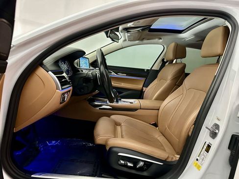 Used 2017 BMW 740i RWD image 14