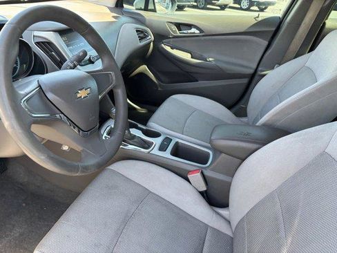 Used 2018 Chevrolet Cruze LS image 19