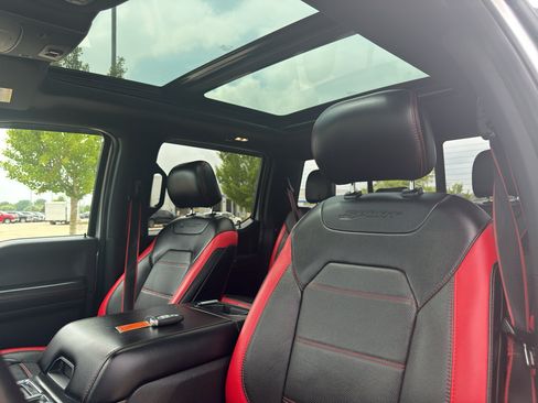 Used 2018 Ford F150 Lariat w/ Equipment Group 502A Luxury AWD/4WD image 19