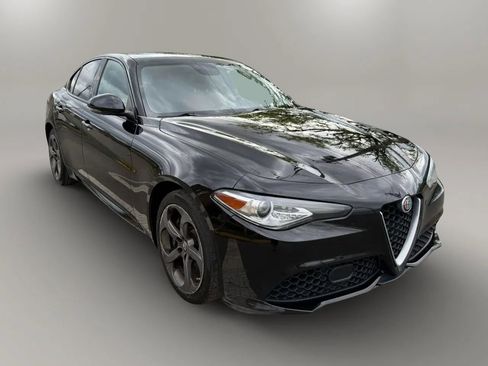 Used 2018 Alfa Romeo Giulia AWD image 8