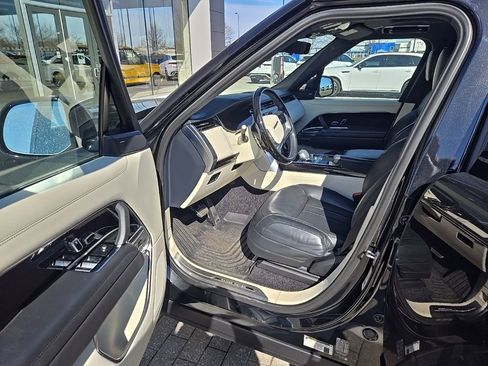 Certified 2023 Land Rover Range Rover SE image 16
