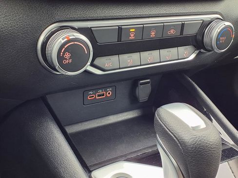 Used 2024 Nissan Altima 2.5 SV image 37