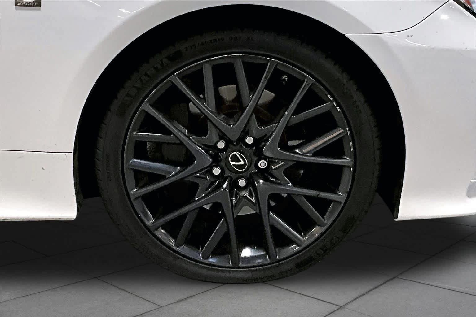 Used 2016 Lexus RC 200t RWD image 10