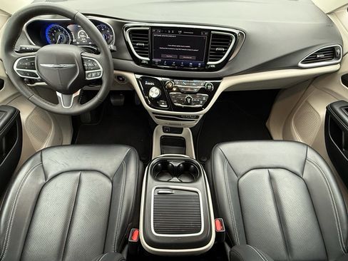 Used 2023 Nissan Altima 2.5 SV image 14