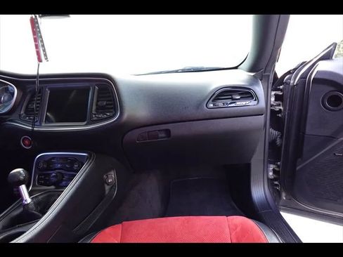 Used 2016 Dodge Challenger SRT RWD image 12