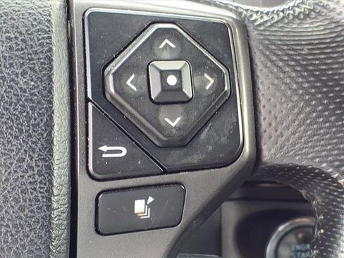 Used 2016 Toyota Tacoma TRD Sport image 17