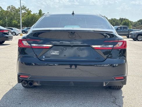 Used 2026 Toyota Camry SE w/ Convenience Package FWD image 5