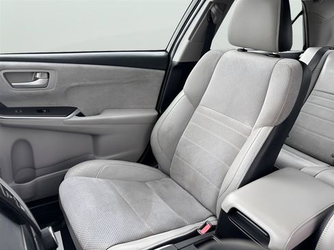 Used 2015 Toyota Camry XSE w/ Moonroof Package FWD image 14