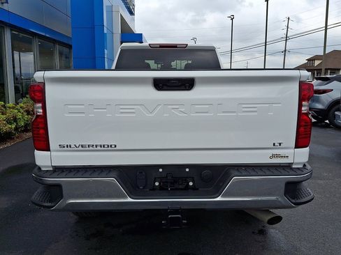 Used 2024 Chevrolet Silverado 2500 LT AWD/4WD image 5
