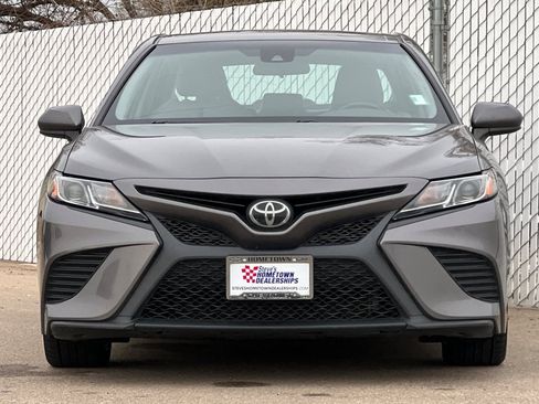 Used 2019 Toyota Camry SE image 6