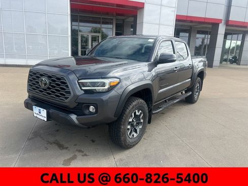 Used 2023 Toyota Tacoma TRD Off-Road image 2