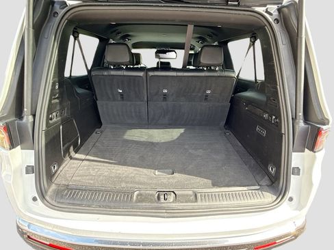 Used 2024 Jeep Wagoneer L Series III w/ Flexible Seating Group image 28