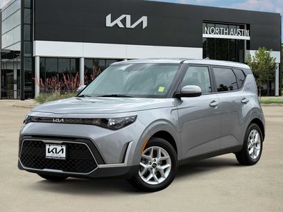 Certified 2025 Kia Soul LX