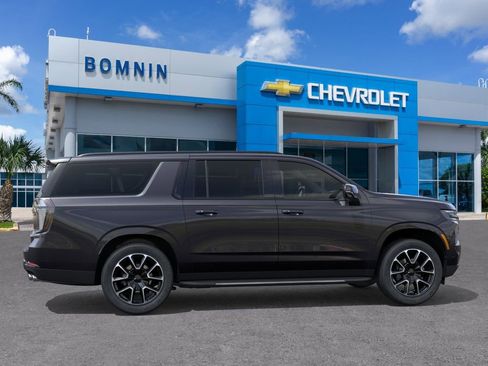 New 2026 Chevrolet Suburban RST RWD image 6