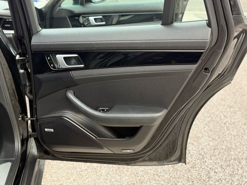 Used 2019 Porsche Panamera 4 image 57
