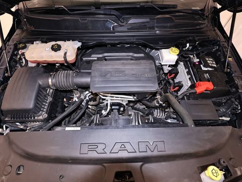 Used 2022 RAM 1500 Big Horn AWD/4WD image 37
