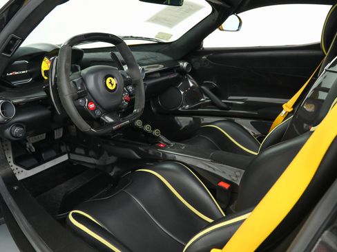 Used 2014 Ferrari LaFerrari image 2