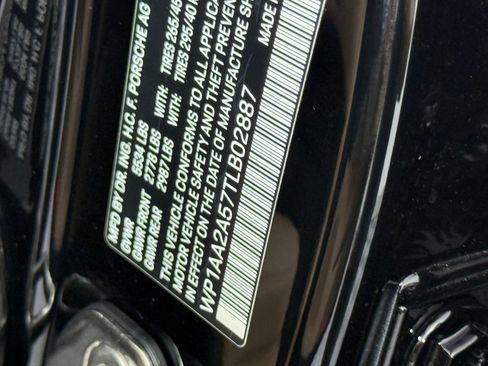 Certified 2026 Porsche Macan AWD/4WD image 26