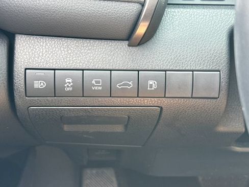 Used 2018 Toyota Camry XLE w/ Audio Package FWD image 32