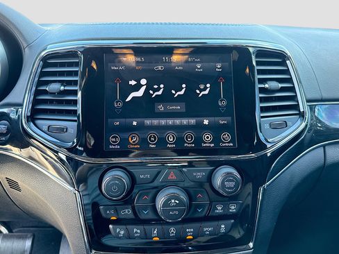 Used 2020 Jeep Grand Cherokee Overland image 35