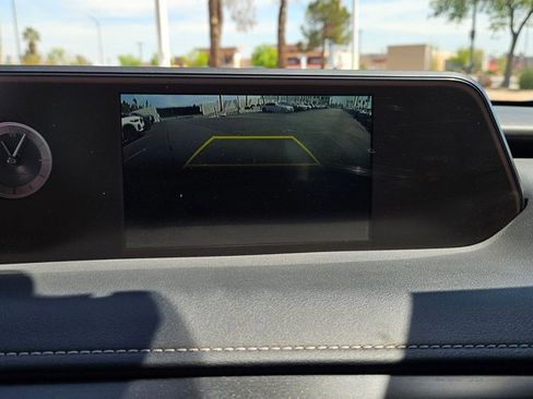 Used 2022 Lexus UX 200 FWD image 13