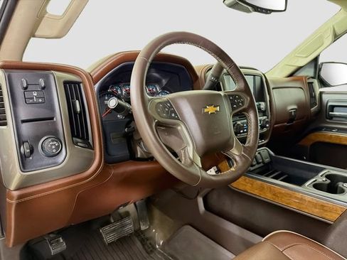 Used 2018 Chevrolet Silverado 1500 High Country RWD image 9