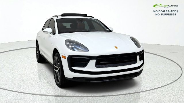 Used 2024 Porsche Macan w/ Premium Plus Package AWD/4WD image 2