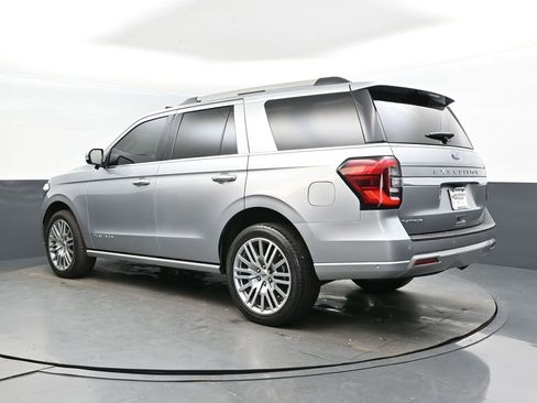 Used 2024 Ford Expedition Platinum image 5