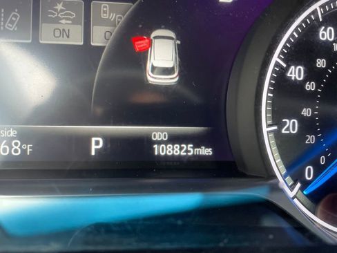 Used 2022 Toyota Venza XLE AWD/4WD image 24