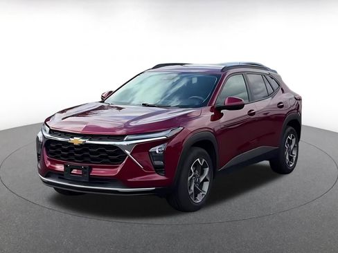 Used 2025 Chevrolet Trax LT image 7