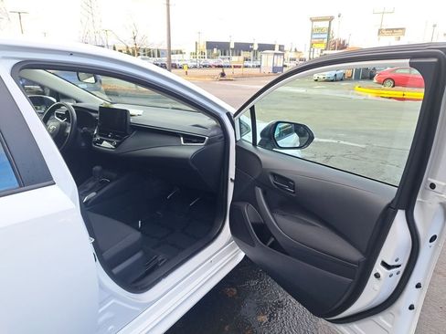 Used 2023 Toyota Corolla LE image 14