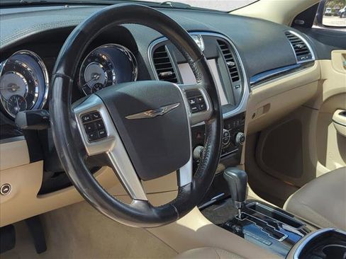 Used 2011 Chrysler 300 Limited image 7