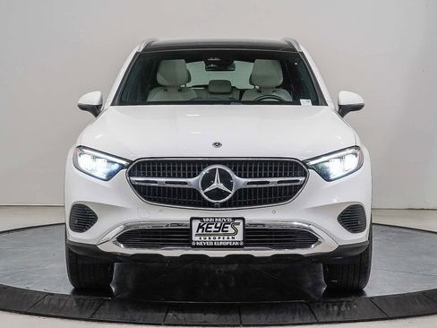 Used 2025 Mercedes-Benz GLC 300 image 2