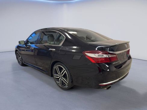 Used 2017 Honda Accord Sport Special Edition image 4