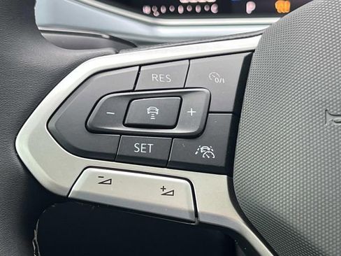 New 2026 Volkswagen Taos SE FWD image 16