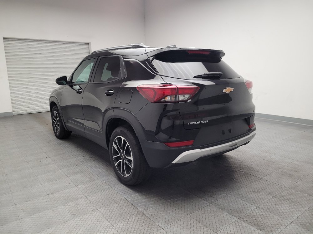 Used 2025 Chevrolet TrailBlazer LT FWD image 5