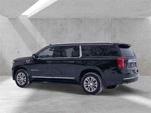 Used 2023 GMC Yukon XL Denali image 4