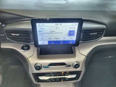 Used 2023 Ford Explorer XLT w/ Equipment Group 202A AWD/4WD image 16