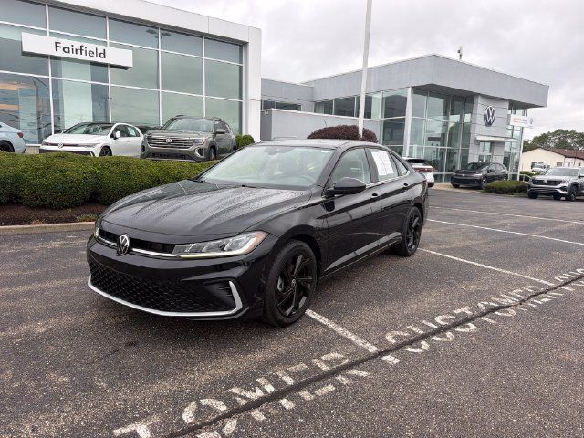 Certified 2025 Volkswagen Jetta SE w/ Sunroof Package FWD image 8