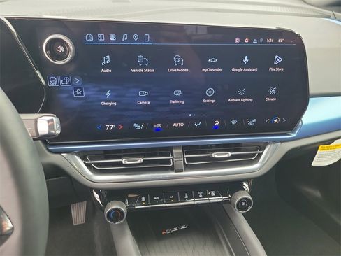 Used 2026 Chevrolet Equinox EV LT image 7