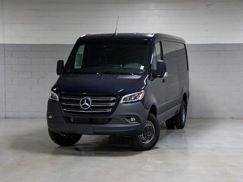 Used 2024 Mercedes-Benz Sprinter 4500 image 1
