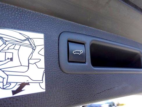 Used 2023 Toyota Highlander Bronze Edition AWD/4WD image 25