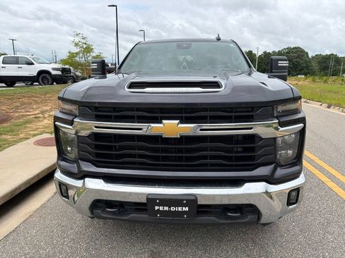 Used 2024 Chevrolet Silverado 2500 LT w/ Convenience Package AWD/4WD image 6