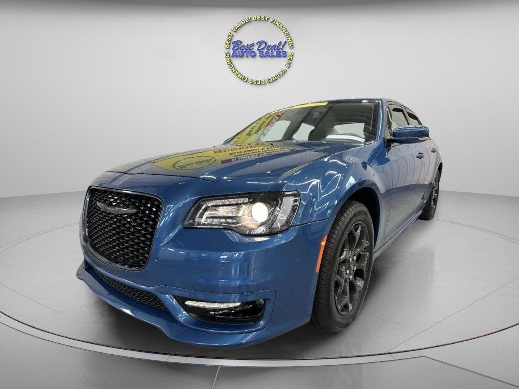 Used 2022 Chrysler 300 Touring L AWD/4WD image 1